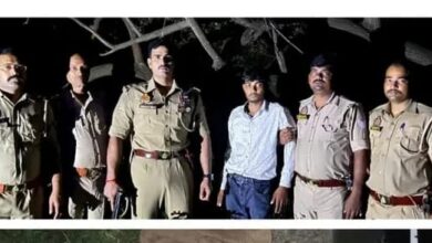 Kaushambhi news: Pipri police solved the case of stealing a bell from a temple, two miscreants arrested