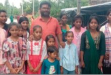Pratapgarh news: Pradhan Rajesh Tripathi gave a gift to sisters on Rakshabandhan