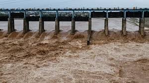 Devastation rain in Jammu: Water level of Tawi river increased, hundreds of families became homeless