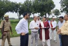Kaushambhi news: District Magistrate resolved the complaints received through IGRS on the spot