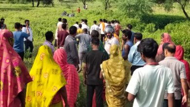 Sonbhadra news: Dead body of a youth found in a drain, family members suspected murder, police engaged in investigation