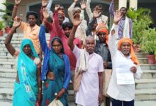 Sonbhadra news: Tribals protest, Lekhpal accused of extortion in the name of Khatauni