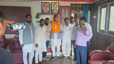 Prayagraj: MLA R.K. Verma met representatives of Salmani community in Soraon