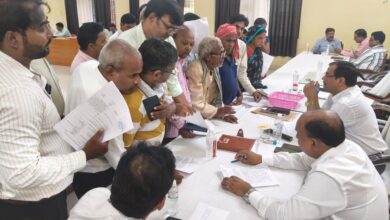 Mau news: 2 out of 45 complaints were resolved on the Sampoorna Samadhan Diwas, the sub-district magistrate gave instructions for quality disposal.