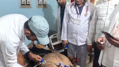 Organizing medical camps: With the joint efforts of the General Secretary of the District Bar Association and the District Magistrate, 200 patients were examined.