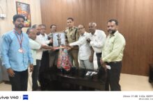 Pratapgarh news: A delegation from the Press Club of Pratapgarh met the newly appointed Superintendent of Police and extended their best wishes.