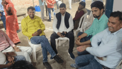 Vinod Verma 'Monu Bhai', under the direction of MLA R.K. Verma, paid tribute in Prayagraj.