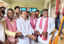 Sonbhadra news: SP celebrated the birth anniversary of Lal Bahadur Shastri and Gandhiji