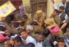 Varanasi Manikarnika Ghat Protest, Pal Samaj Protest Varanasi, Ahilyabai Holkar Statue Controversy, Manikarnika Ghat Lathi Charge, Varanasi Police Action, Manikarnika Ghat News Hindi, Pal Samaj Andolan, Varanasi Latest News