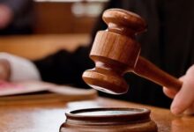 इलाहाबाद हाईकोर्ट की इमारत की तस्वीर, जहां 23 साल बाद हत्या के मामले में आरोपी पिता को बरी किया गया।