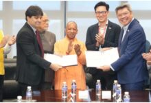 सीएम योगी सिंगापुर दौरा निवेश, यूपी 1 ट्रिलियन डॉलर इकॉनमी, सिंगापुर निवेश प्रस्ताव, जेवर एयरपोर्ट एमआरओ, इन्वेस्ट यूपी एमओयू, उत्तर प्रदेश निवेश समाचार