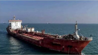 Iran Oil Tanker Seized, Persian Gulf News, Iran Revolutionary Guard, Fuel Smuggling Tanker, Strait of Hormuz Tension, Iran Navy Action, International Maritime News, ईरान टैंकर जब्त, फारस की खाड़ी खबर, ईरान नौसेना कार्रवाई