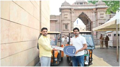 Kashi Vishwanath Dham News, Electric Loader Donation Temple, Varanasi Temple Facilities, Sanam Nijhawan Donation, Smart Temple Management India, Electric Vehicle Temple Use, Kashi Vishwanath Latest News