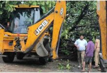 UP Weather Update, Uttar Pradesh Rain Alert, आंधी बारिश यूपी, फसल नुकसान खबर, ओलावृष्टि यूपी, Lucknow Weather News, UP Farmers Crop Damage, Western Disturbance India, UP Orange Alert, April Weather News India