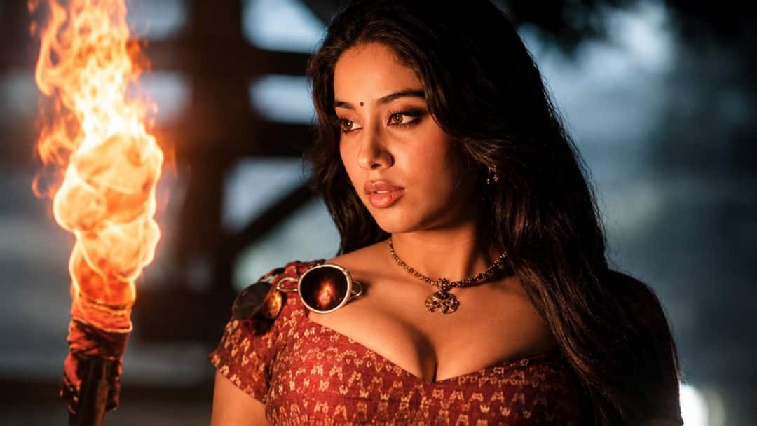 ‘पेड्डी’ विवाद के बीच जाह्नवी कपूर के समर्थन में उतरीं मेकअप आर्टिस्ट, लगाए गंभीर आरोप