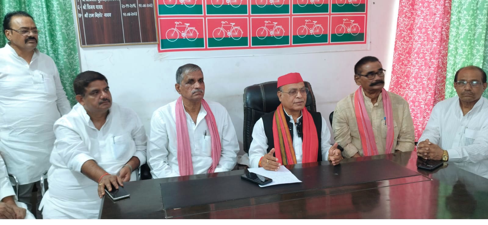 Sonbhadra News: सपा नेता राम आसरे विश्वकर्मा ने भाजपा सरकार पर साधा निशाना, पीडीए विरोधी होने का लगाया आरोप