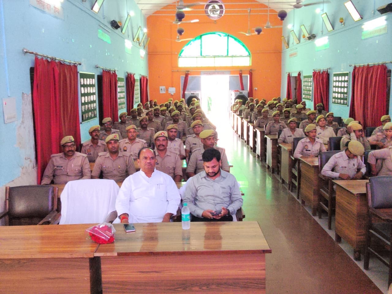 Pratapgarh News: मुख्यमंत्री जी के वर्चुअल सम्मेलन कार्यक्रम का अफीम कोठी में देखा गया सजीव प्रसारण