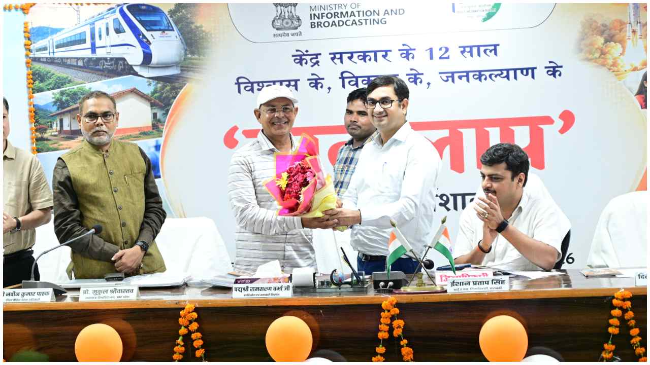 Barabanki News : पत्रकारों ने ‘मीडिया कार्यशाला ‘वार्तालाप’ में फेक न्यूज की पहचान और फैक्ट-चेकिंग के गुर सीख