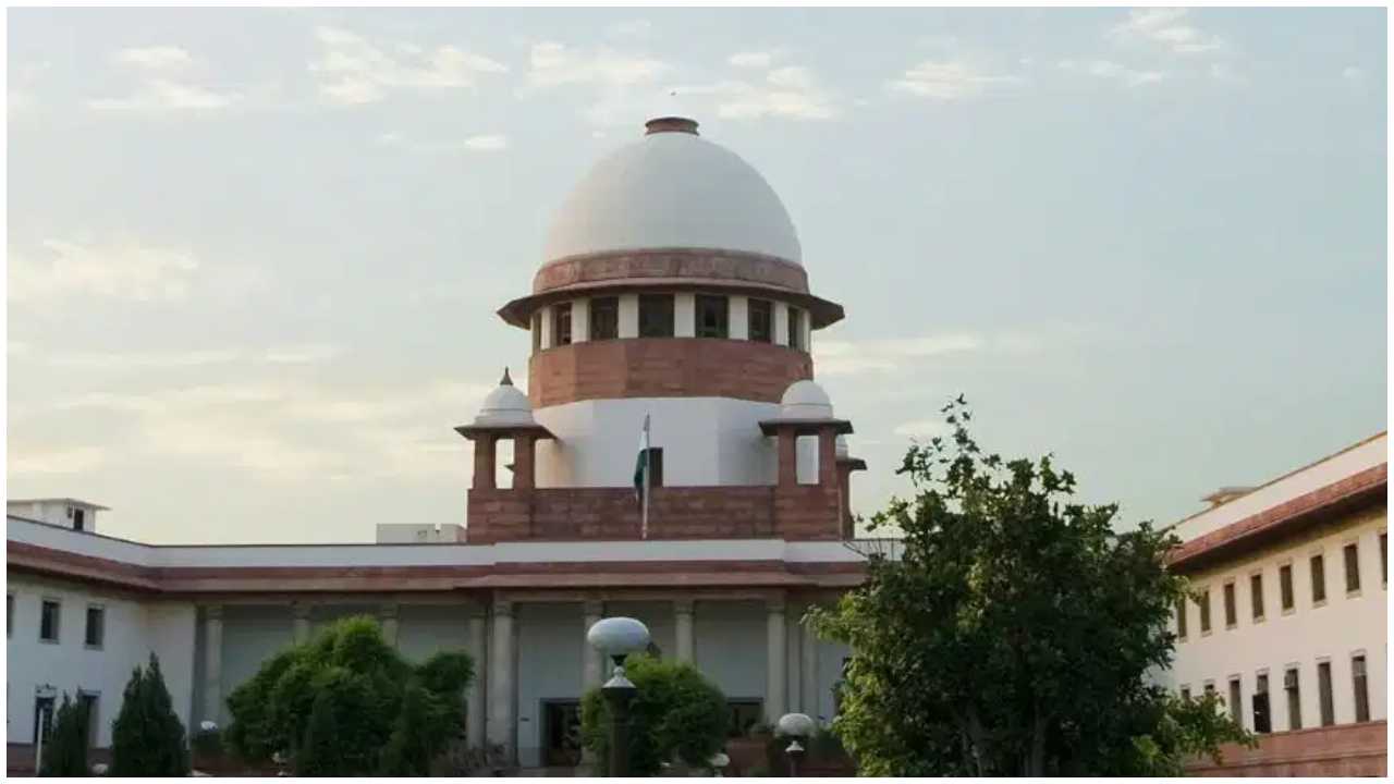 MPs MLAs Criminal Cases : सांसदों-विधायकों पर 4,192 आपराधिक मामले लंबित, 14 मुख्यमंत्रियों के खिलाफ भी केस; सुप्रीम कोर्ट में क्यों उठा मुद्दा?