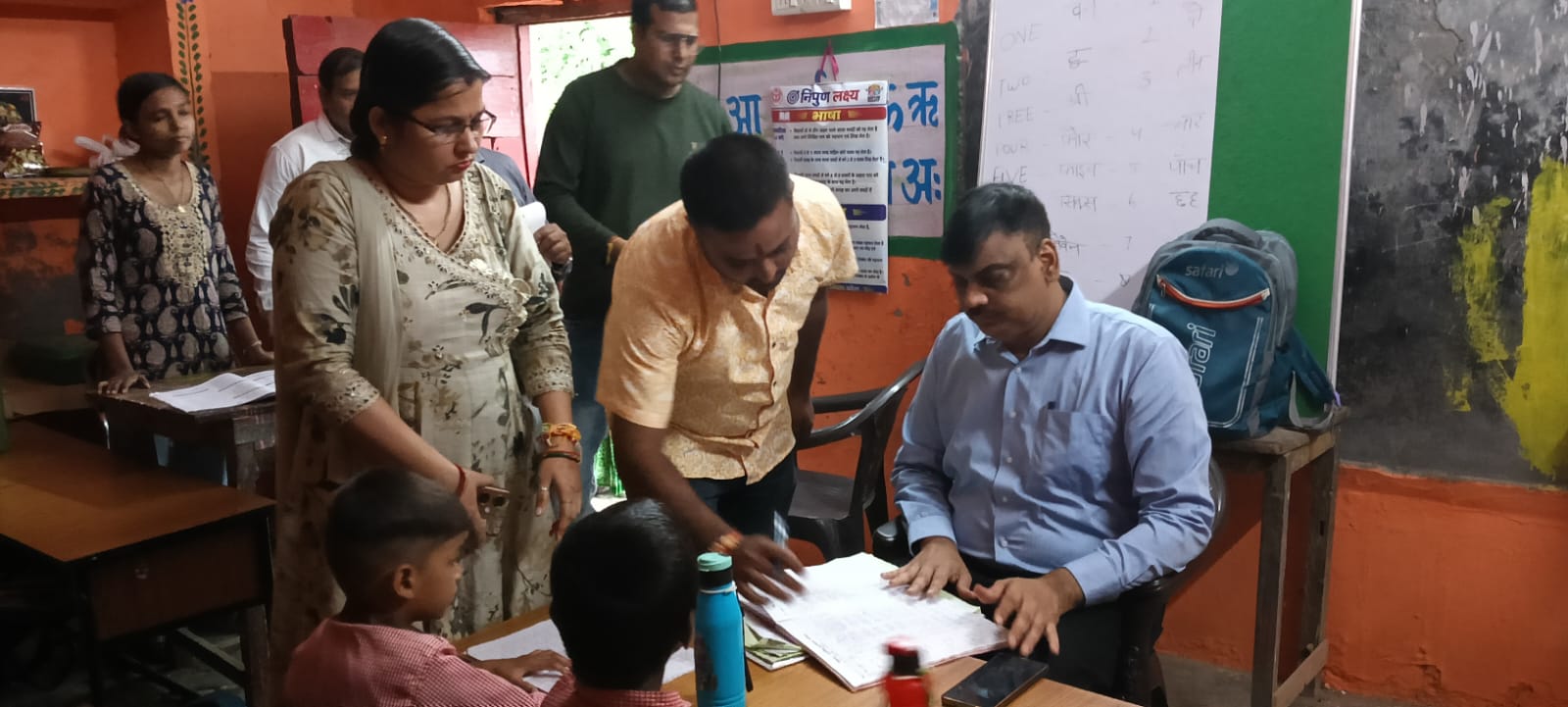 Unnao News-उन्नाव के स्कूल में SDM का औचक निरीक्षण, मिड-डे मील की गुणवत्ता खराब