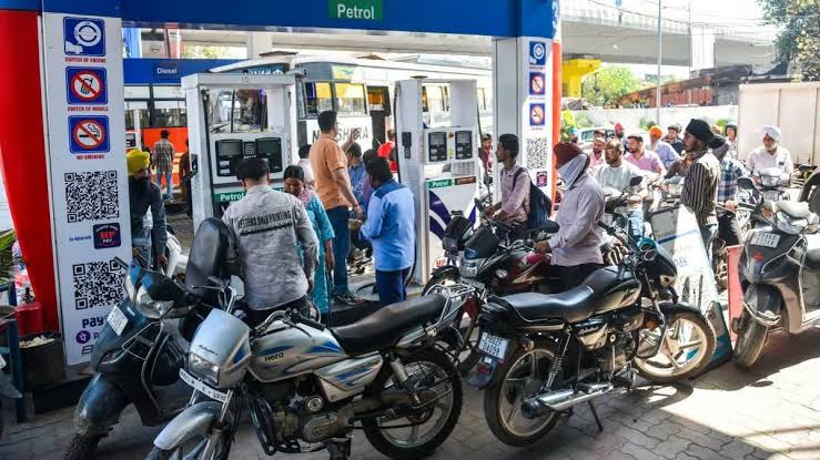 Diesel: डीजल खरीदने की लिमिट तय, Jio-bp और Nayara के पंपों पर बदले नियम