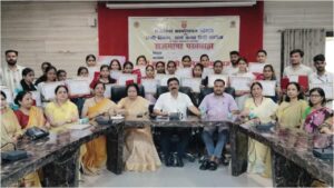 राजभाषा पखवाड़ा, राजभाषा पखवाड़ा समापन, आर्य कन्या डिग्री कॉलेज, हिन्दी विभाग, राजभाषा पखवाड़ा पुरस्कार, हिन्दी दिवस, हिन्दी प्रतियोगिता, नारा लेखन प्रतियोगिता, कोलाज प्रतियोगिता, निबंध प्रतियोगिता, काव्य पाठ प्रतियोगिता, प्रयागराज समाचार