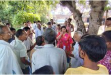 Pilibhit News, बीसलपुर PDA पंचायत, दिव्या पी गंगवार, पीलीभीत समाजवादी पार्टी, बीसलपुर विधानसभा 2027, PDA जनजागरूकता पंचायत, दिव्या प्रदीप गंगवार जनसंपर्क, गन्ना किसानों का बकाया भुगतान, धान खरीद में पारदर्शिता, समाजवादी पार्टी महिला सभा, बीसलपुर ग्रामीण समस्याएं
