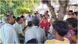 Pilibhit News, बीसलपुर PDA पंचायत, दिव्या पी गंगवार, पीलीभीत समाजवादी पार्टी, बीसलपुर विधानसभा 2027, PDA जनजागरूकता पंचायत, दिव्या प्रदीप गंगवार जनसंपर्क, गन्ना किसानों का बकाया भुगतान, धान खरीद में पारदर्शिता, समाजवादी पार्टी महिला सभा, बीसलपुर ग्रामीण समस्याएं